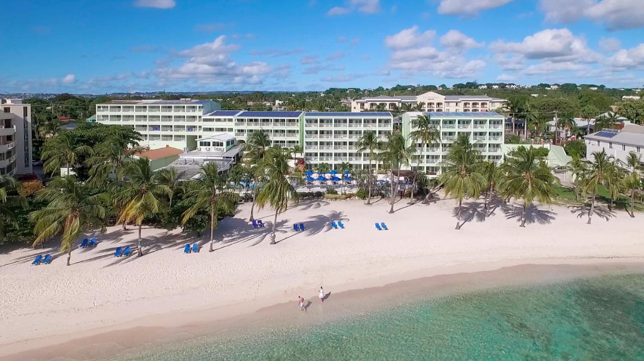 Courtyard By Marriott Bridgetown, Barbados Hotel Bagian luar foto