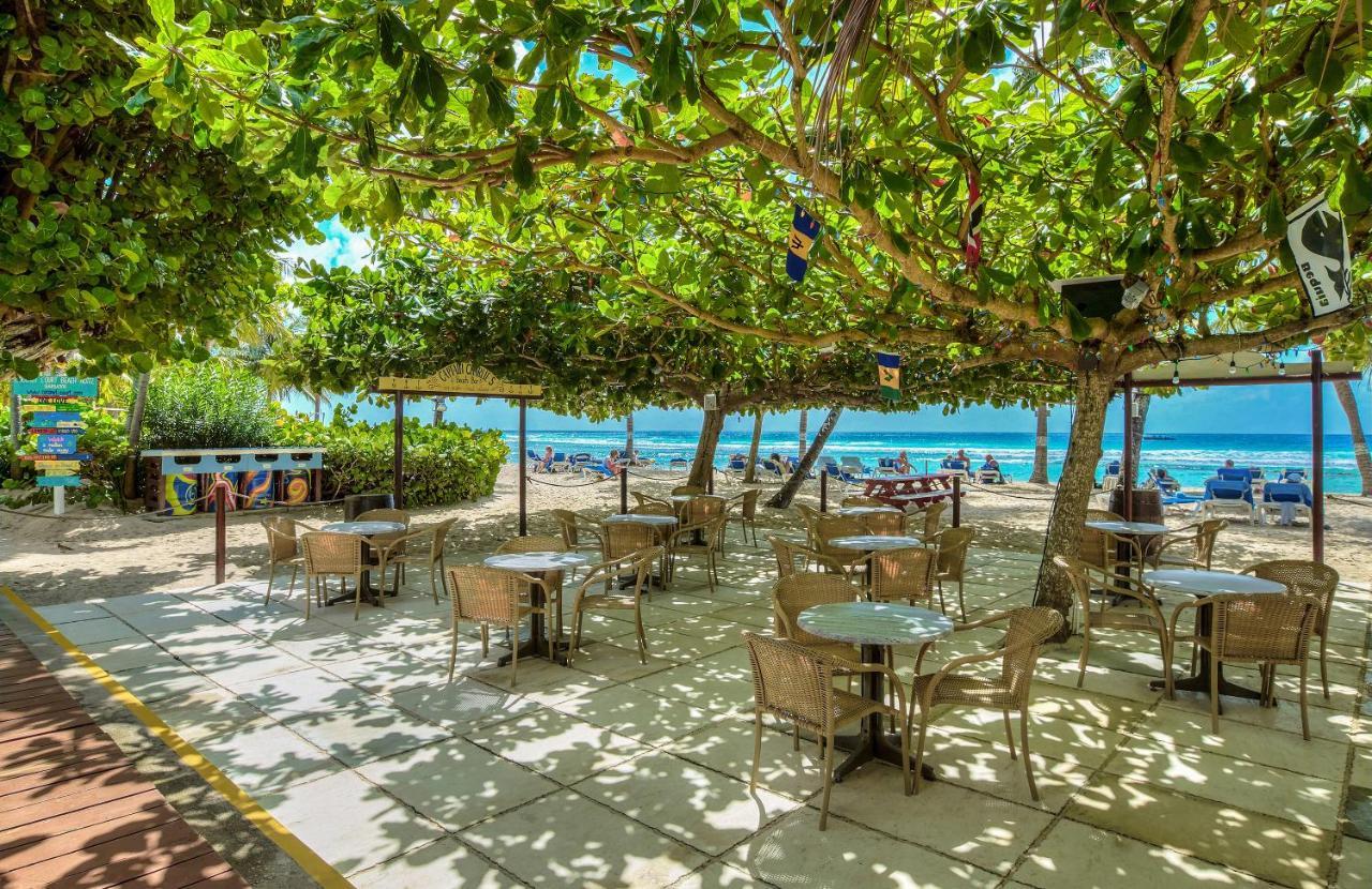 Courtyard By Marriott Bridgetown, Barbados Hotel Bagian luar foto