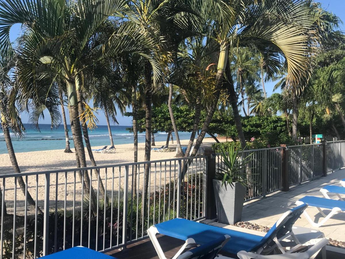 Courtyard By Marriott Bridgetown, Barbados Hotel Bagian luar foto