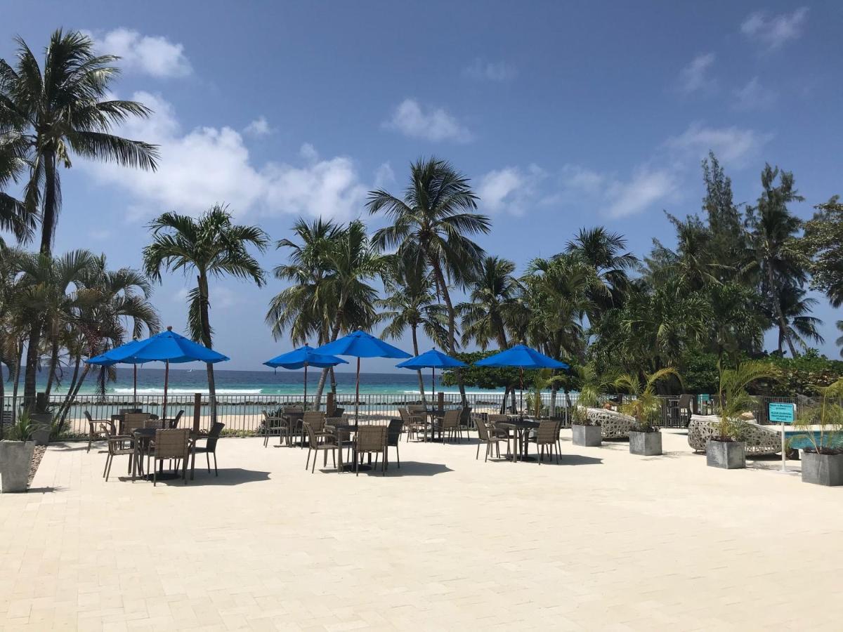 Courtyard By Marriott Bridgetown, Barbados Hotel Bagian luar foto