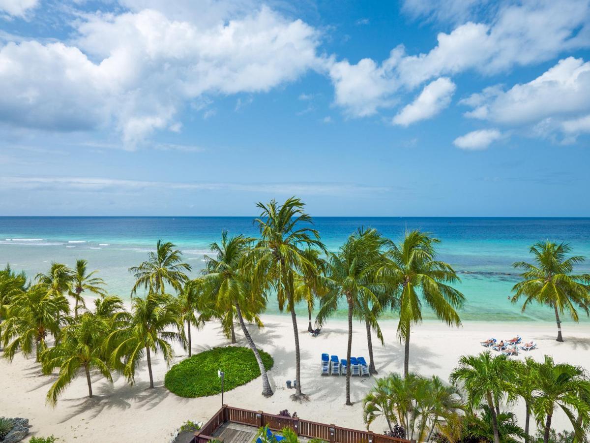 Courtyard By Marriott Bridgetown, Barbados Hotel Bagian luar foto