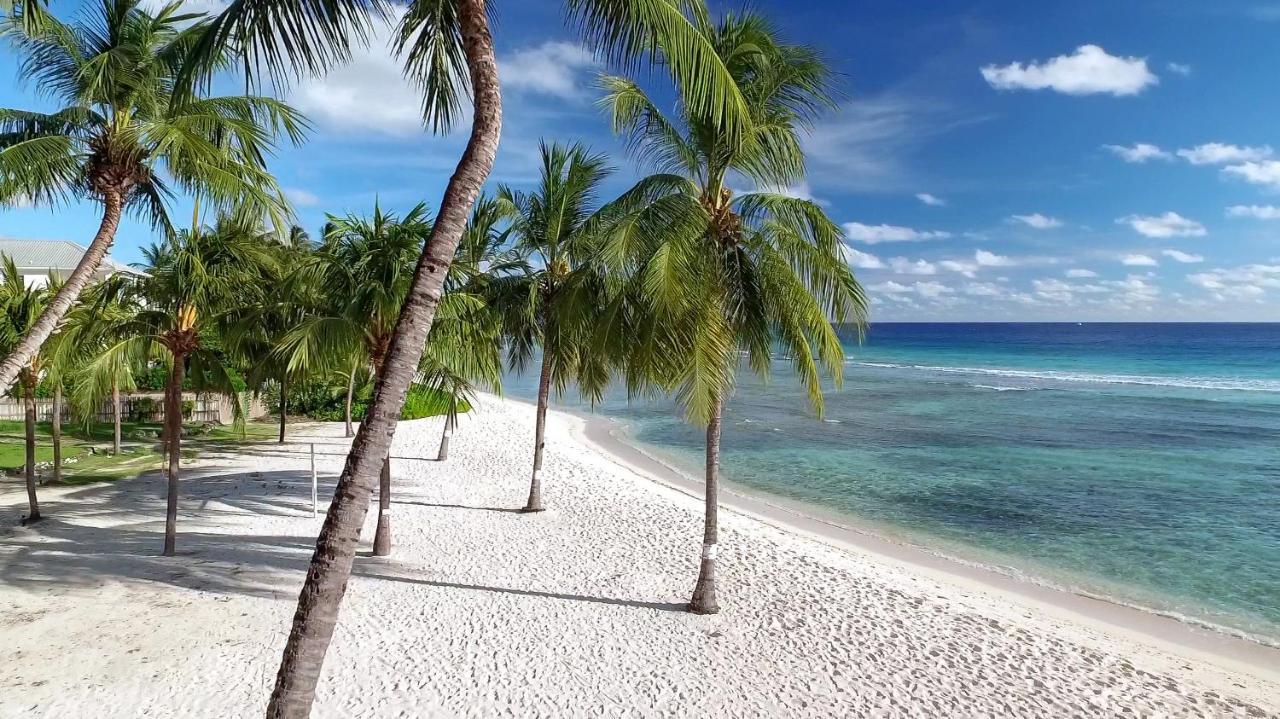 Courtyard By Marriott Bridgetown, Barbados Hotel Bagian luar foto