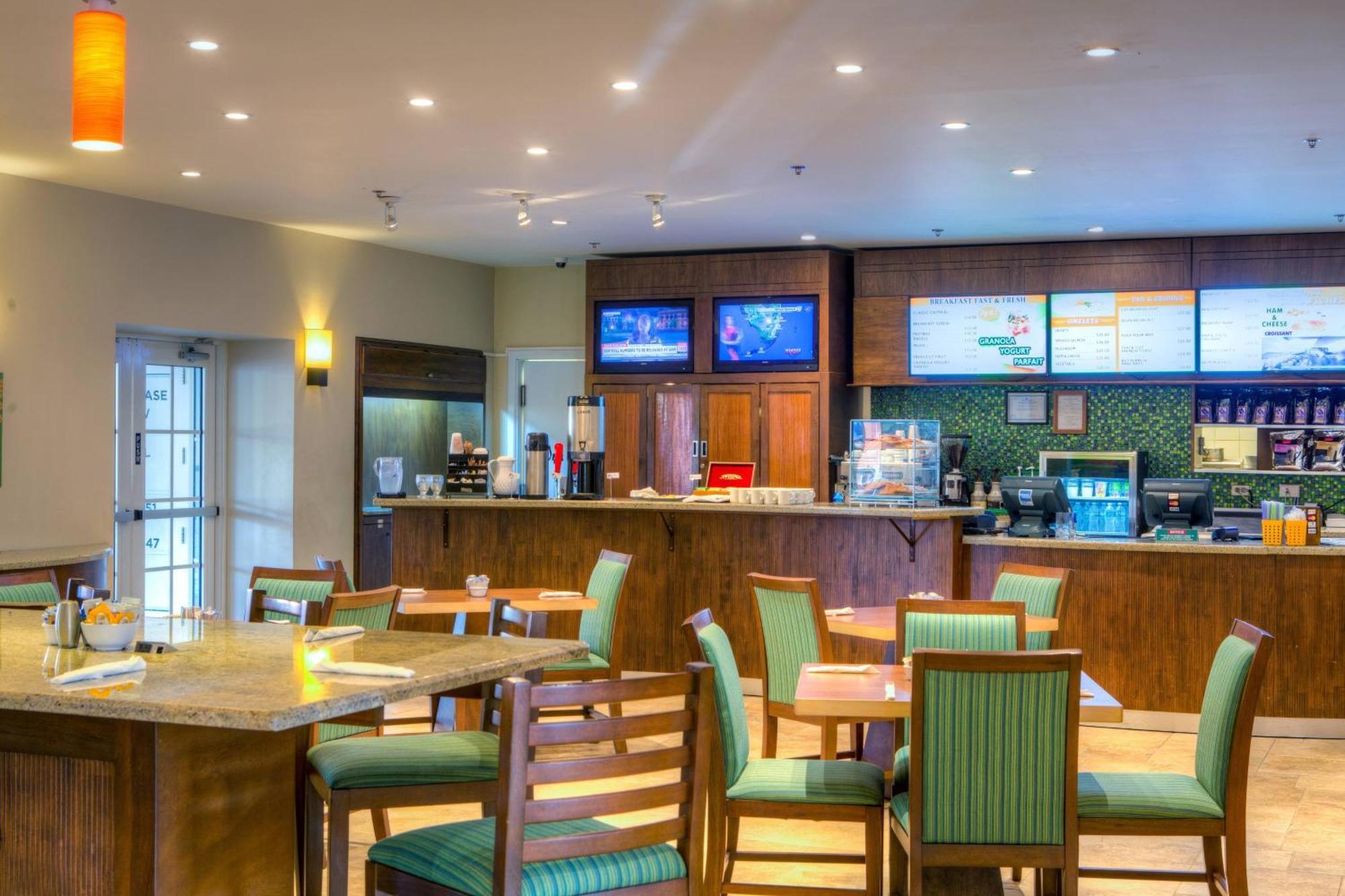 Courtyard By Marriott Bridgetown, Barbados Hotel Bagian luar foto