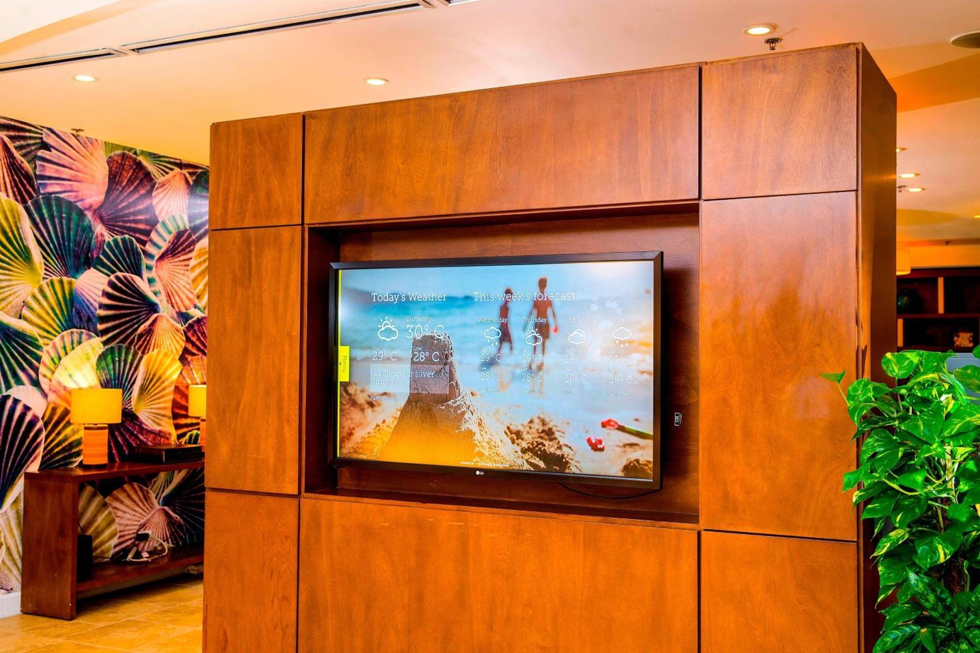 Courtyard By Marriott Bridgetown, Barbados Hotel Bagian luar foto