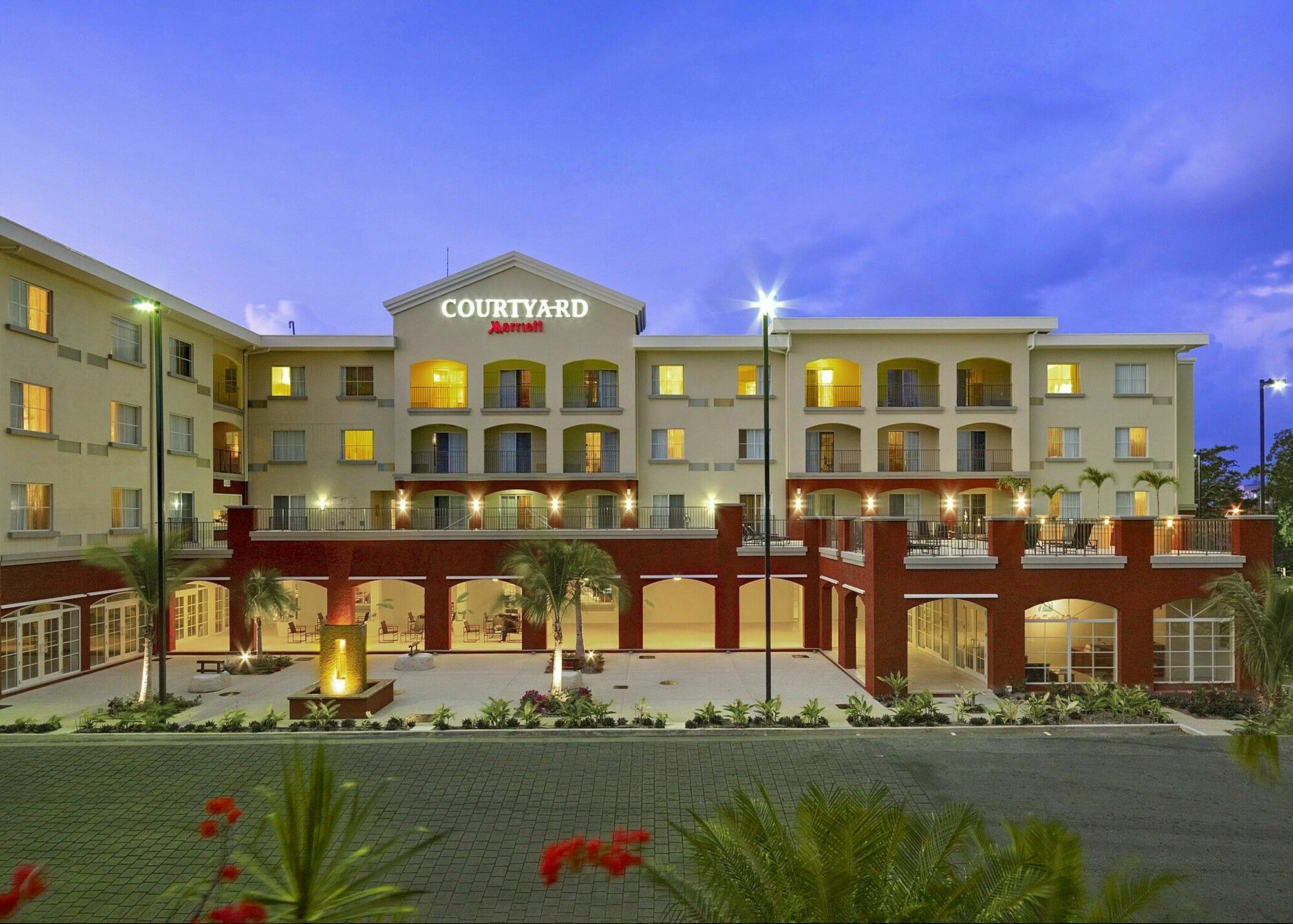 Courtyard By Marriott Bridgetown, Barbados Hotel Bagian luar foto