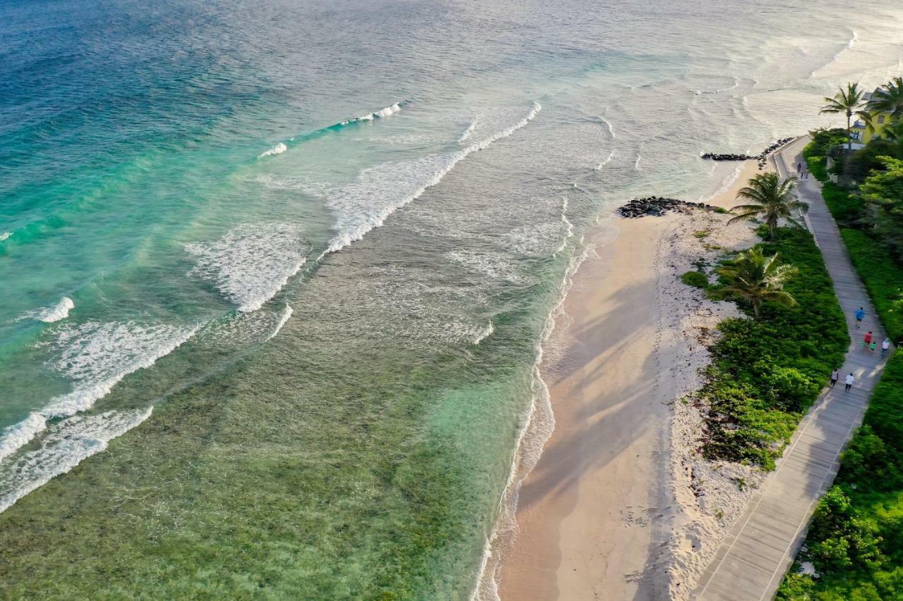 Courtyard By Marriott Bridgetown, Barbados Hotel Bagian luar foto