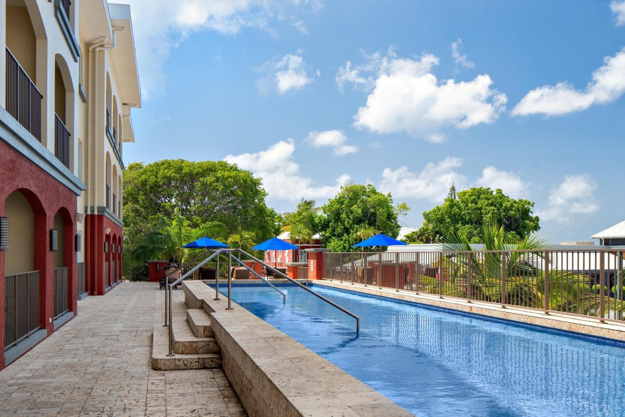 Courtyard By Marriott Bridgetown, Barbados Hotel Bagian luar foto