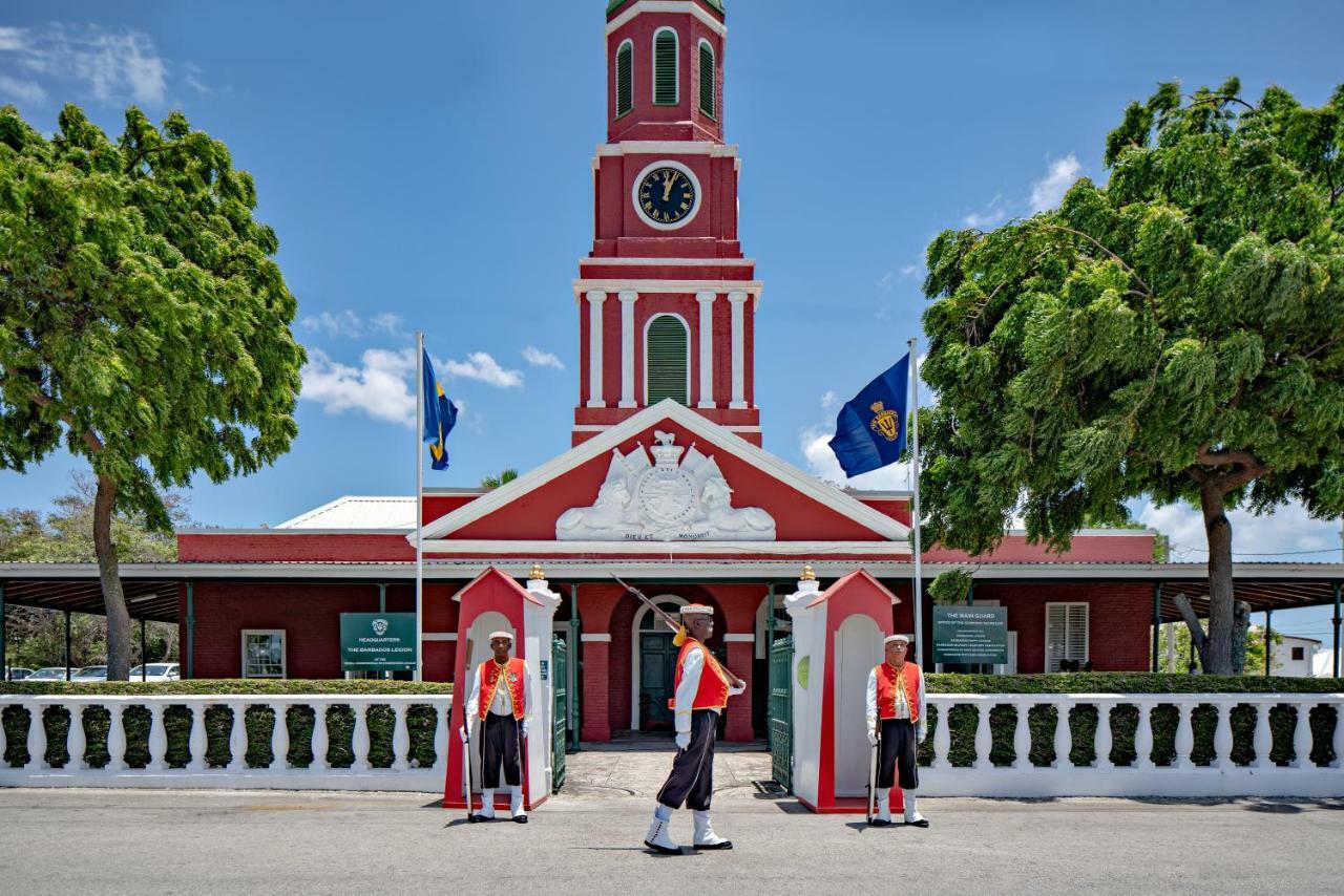 Courtyard By Marriott Bridgetown, Barbados Hotel Bagian luar foto
