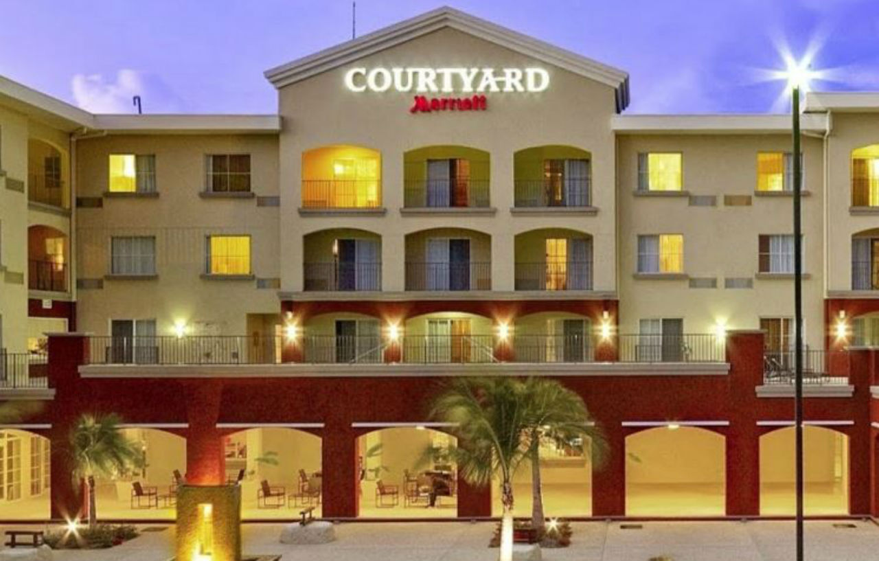 Courtyard By Marriott Bridgetown, Barbados Hotel Bagian luar foto